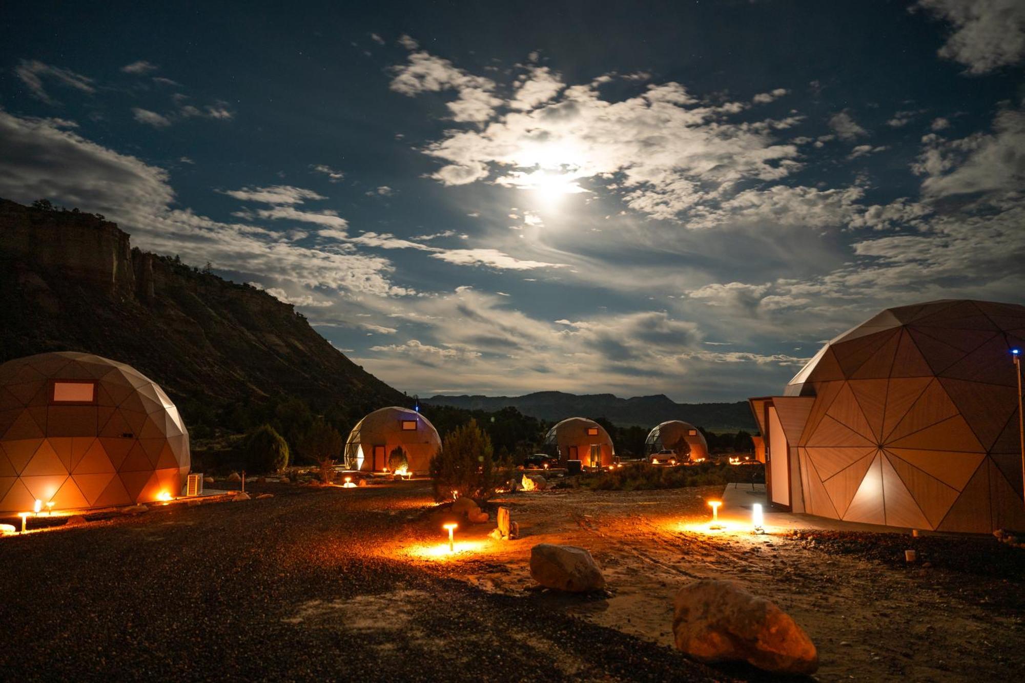 Clear Sky Resorts - Bryce Canyon - Unique Stargazing Domes Cannonville Kültér fotó